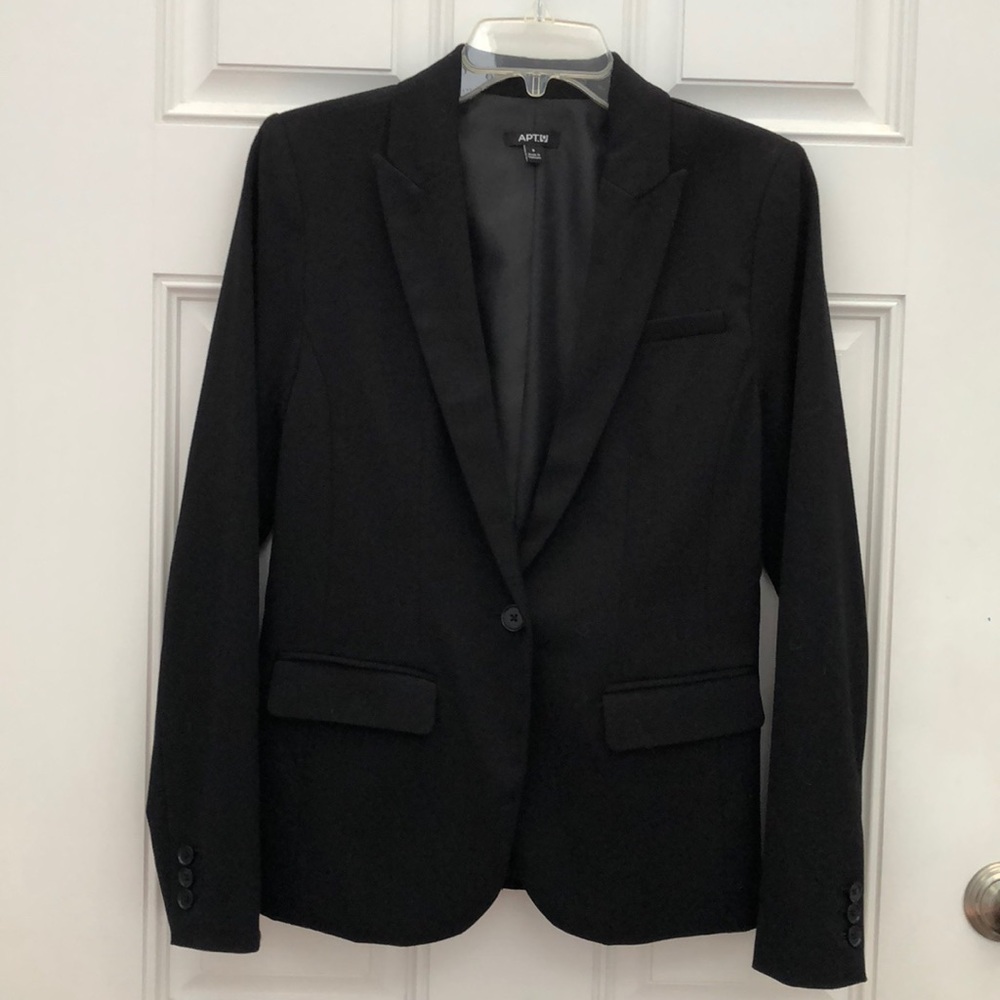 Apt. 9 suit jacket